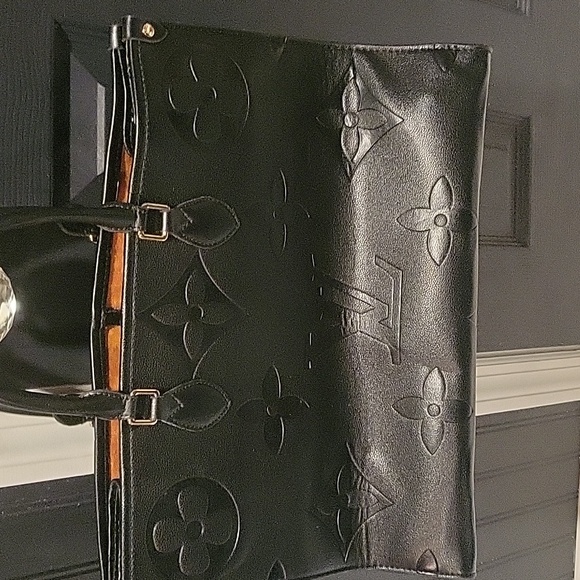 Louis Vuitton tote - Picture 1 of 5